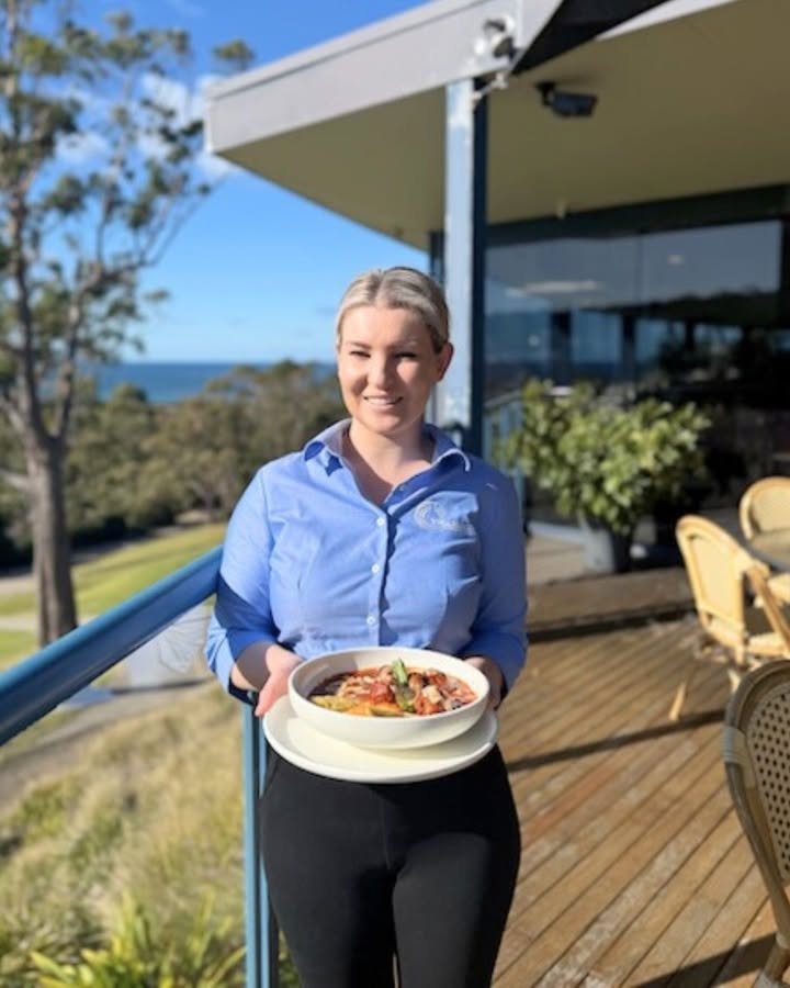 Featured image for “Delicious Lunch Specials at Tura Beach Country Club: $18 Offerings with Million Dollar Views”