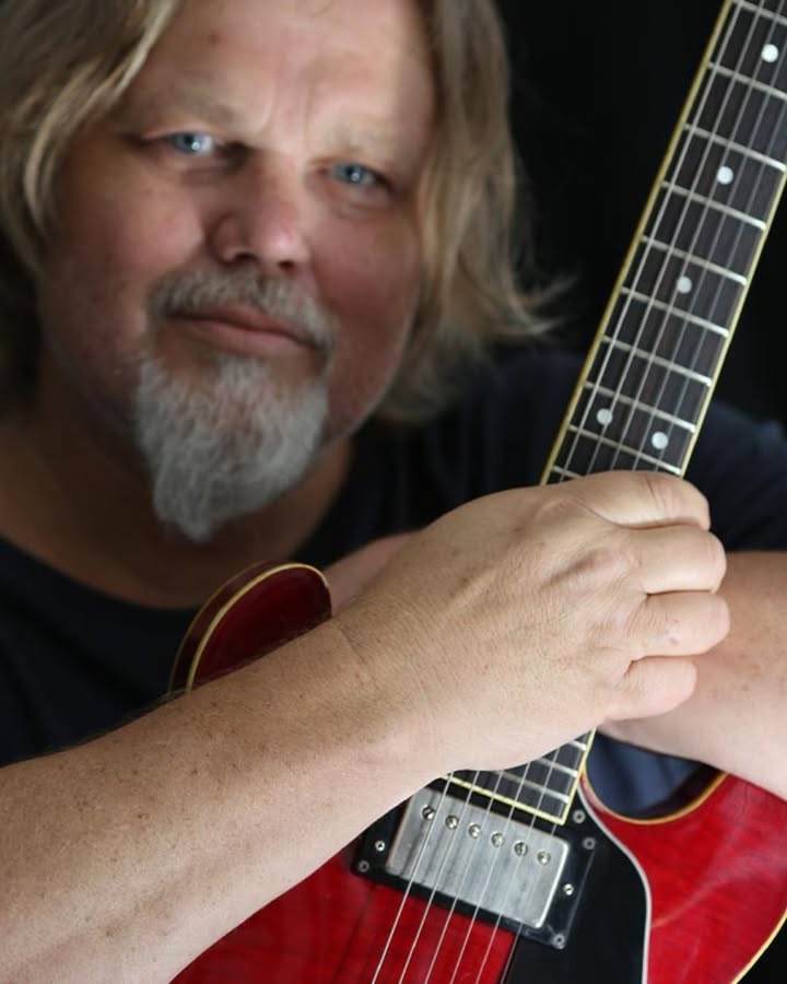 Featured image for “Live Music Night with Davey Hilder at Tura Beach Country Club”